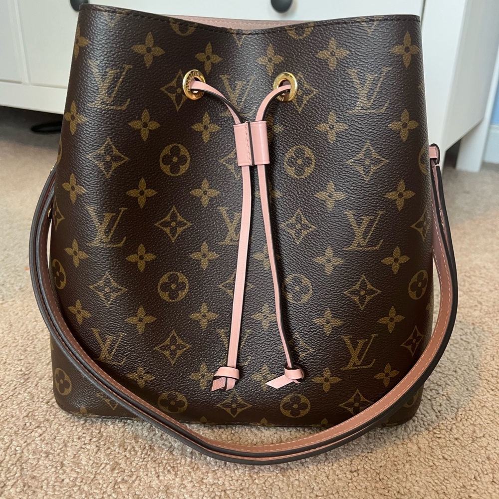 Authentic Louis Vuitton Neonoe MM in Rose Poudre